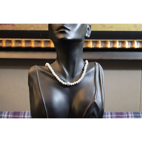 dP Doug Paulus Faceted Moonstone Rhinestone Stretch Necklace - Picture 5 of 8